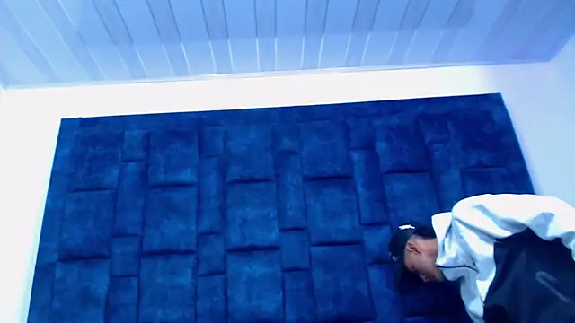 GroupNoLimits live XXX chat