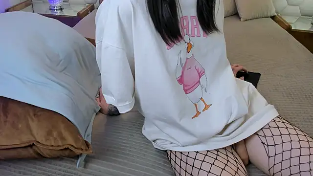 NaughtyLoryy Show in webcam