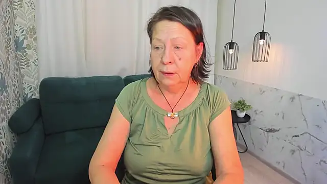 LindaPassionate Adlı Modelin Canlı XXX Sohbeti