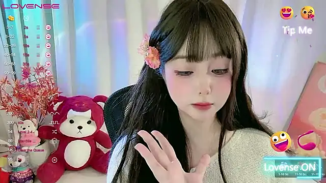 CLaire-5 Adlı Modelin Canlı XXX Sohbeti