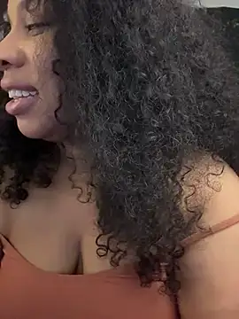 NeliaHexxen Chat XXX in diretta