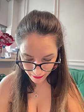 HotXMom_ 即時 XXX 聊天