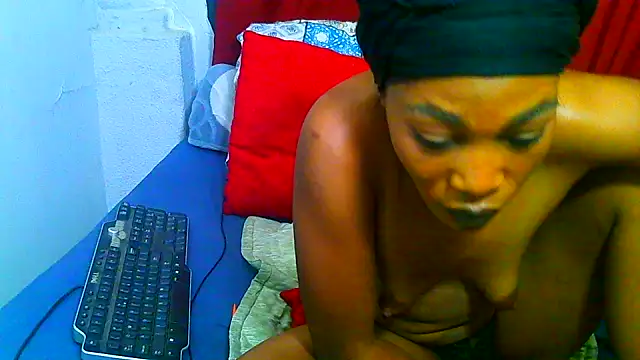 Chat +18 de freaky_naughty ao vivo