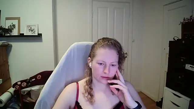 Girlnina-1995 Live XXX-Chat