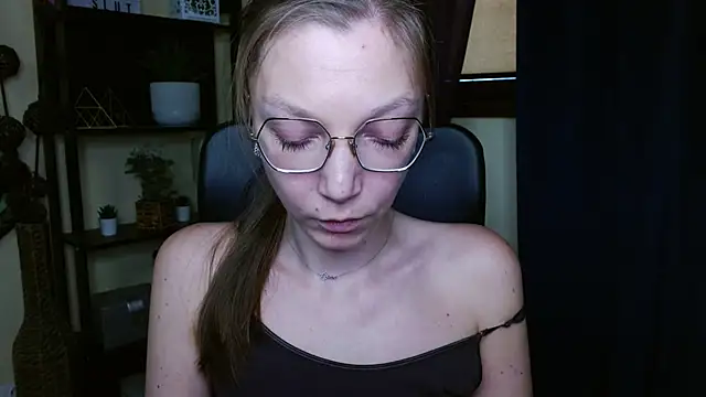 EmillyPlay 라이브 XXX 채팅