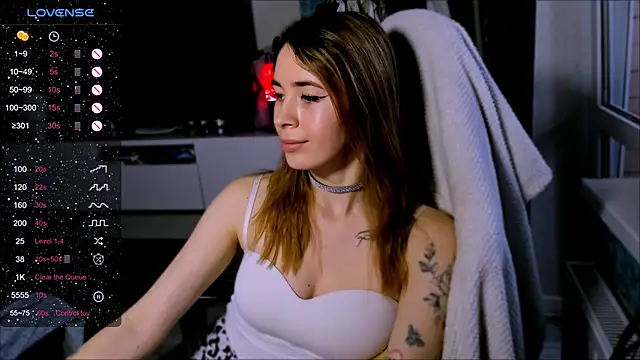 ZoyaMill live XXX chat