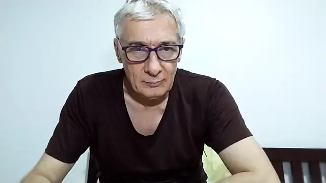 Show modela BIGUNCUTHARDCOCK na web-kameri