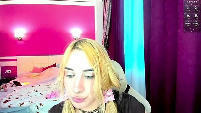 MoranaKit live XXX chat