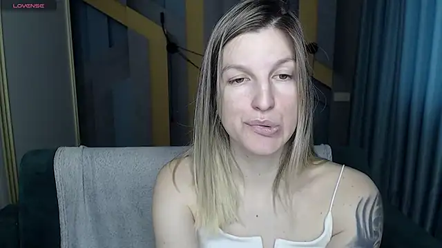 EmilyWalkeri 웹캠 쇼