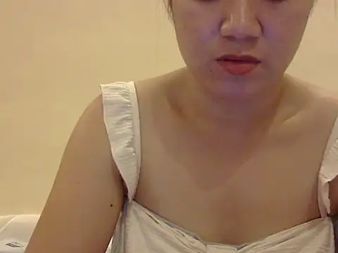 Lovelyclaya: онлайн-секс-чат