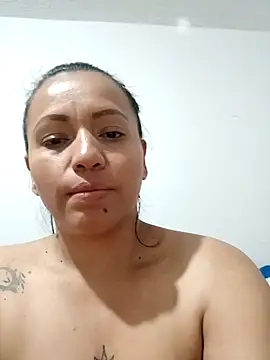 Sembang XXX Secara Langsung agatha_sluttylatina