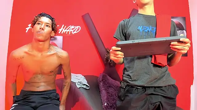 GREEN_BOYS webkamerás műsora