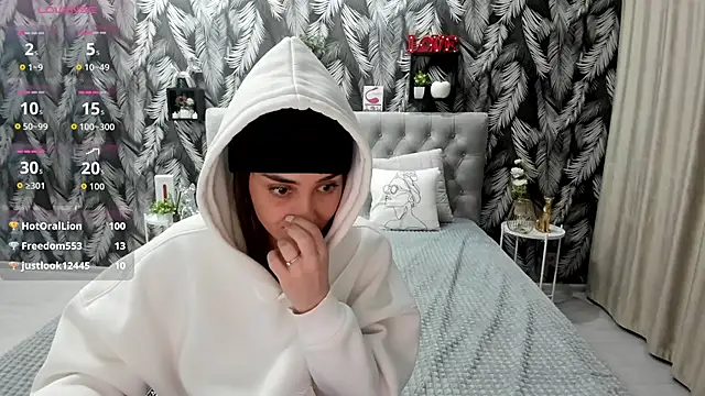 NicolleXPeach – Naživo XXX chat