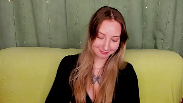 JollyBlondy live XXX chat