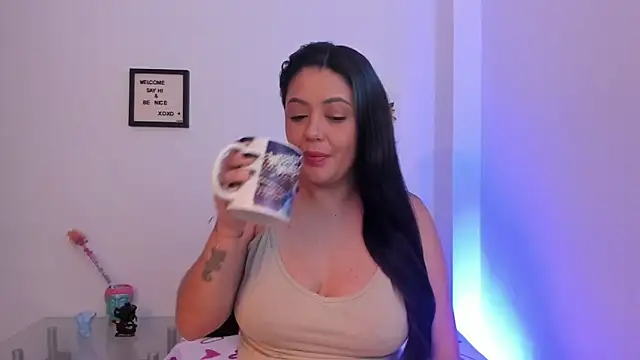 LauraToro_ – Naživo XXX chat