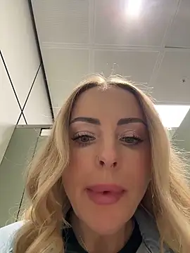 Chat XXX en directo de EmaSalis