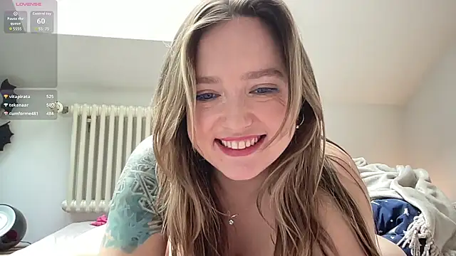 MyMegann: διαδικτυακό σόου στην κάμερα