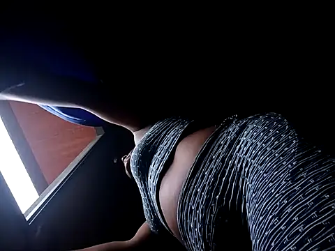 Giselabrunette25 现场XXX聊天