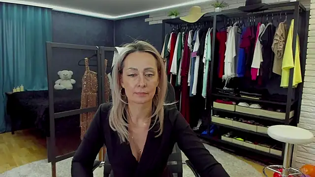 Julia_Cherry_ 网络视讯表演