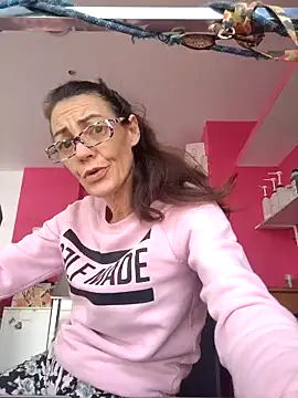 Eimikuro11 – Naživo XXX chat