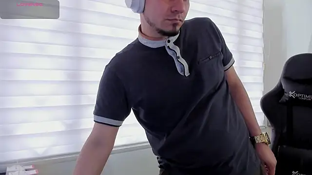 Rick_Adams live XXX chat