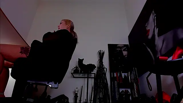 MistressDemi Live XXX-Chat