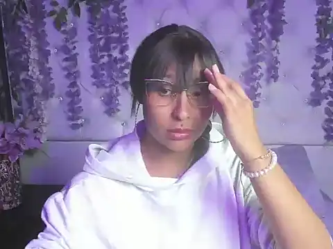 Živý XXX chat LILI_CANDIES69