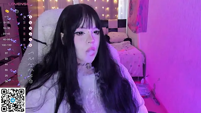 SelenaCute's Live XXX Chat