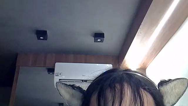 SkinnyKitten Live XXX-chat