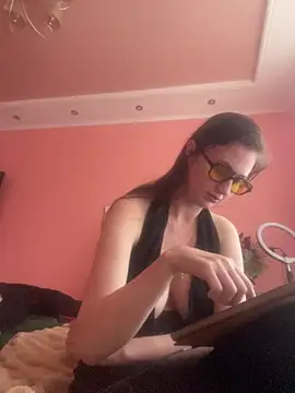 Flossy_Vettie Adlı Modelin Canlı XXX Sohbeti