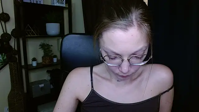 EmillyPlay – Naživo XXX chat