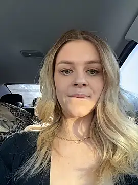 XXX chat uživo modela Love_Bri