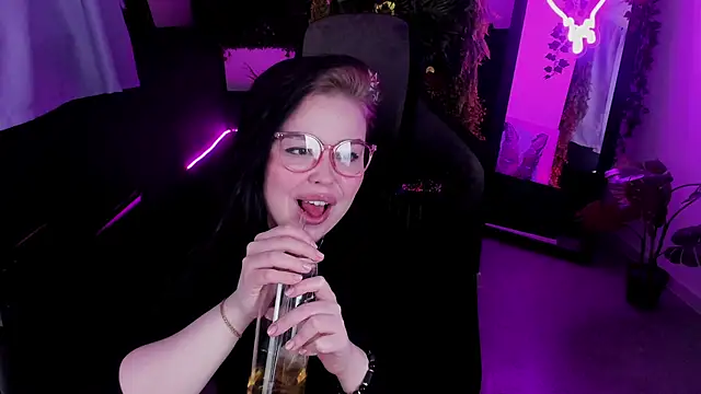 MartishaAddams – Naživo XXX chat