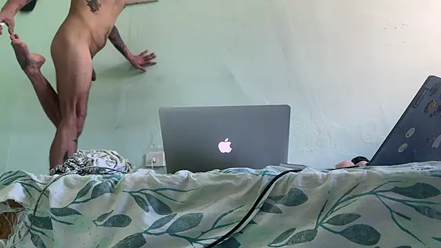 chrisalmeid_ Pertunjukan Webcam