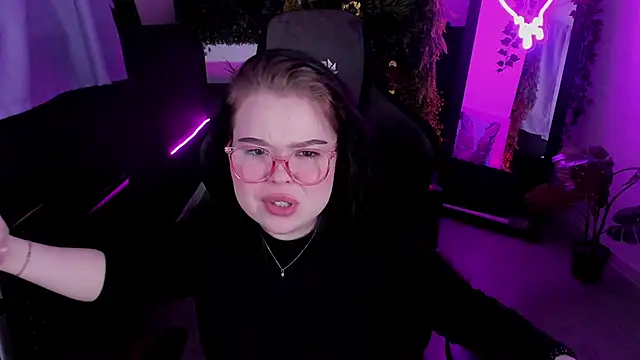 MartishaAddams Chat XXX in diretta