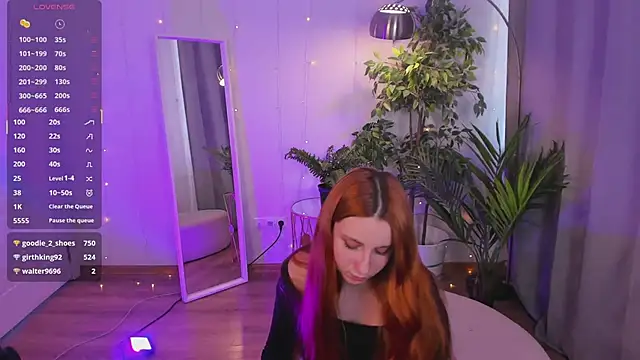 Show modela kimplusvibes na web-kameri