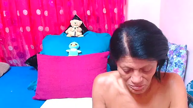 Chat XXX en directo de SLUTTYROXY