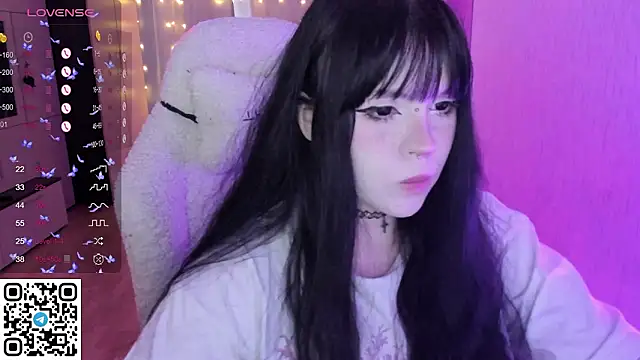 SelenaCute Chat XXX in diretta