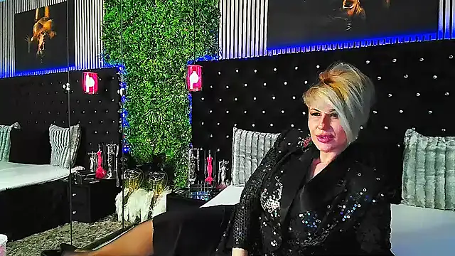 InannaStar – Naživo XXX chat