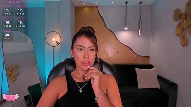 ArianaDumont: онлайн-секс-чат