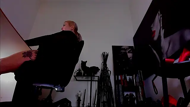 MistressDemi Live XXX-Chat