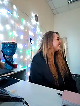 XXX chat uživo modela Juicy_PeachLux