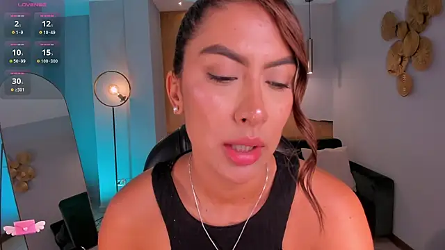 XXX chat uživo modela ArianaDumont