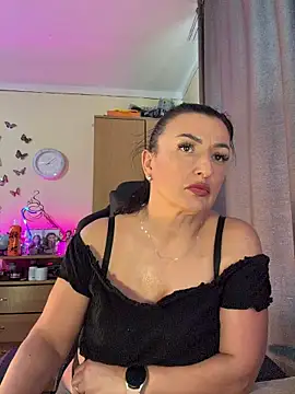 Hotangel75 Adlı Modelin Canlı XXX Sohbeti