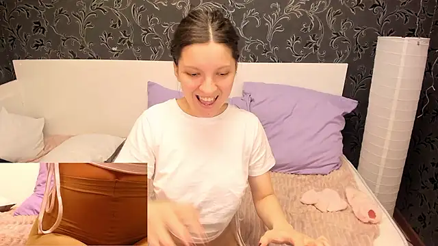 MelaniGrand লাইভ XXX চ্যাট