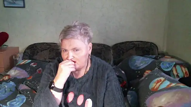 Lana555 Adlı Modelin Canlı XXX Sohbeti