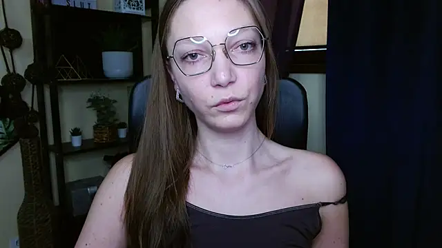 EmillyPlay – Live XXX-chat