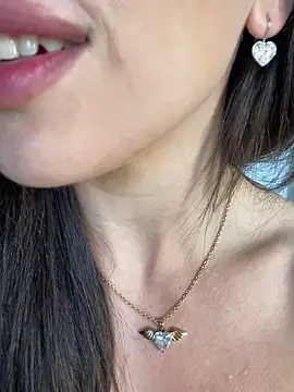 JolieBee Adlı Modelin Canlı XXX Sohbeti