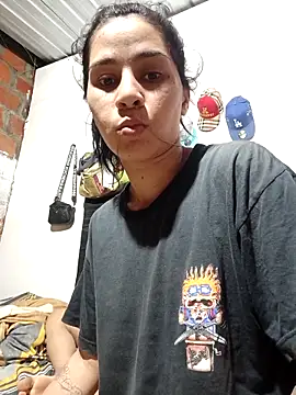 Mia_axelll élő XXX-chatje