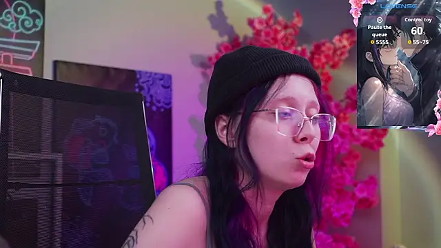 Živý XXX chat SakuraBliss